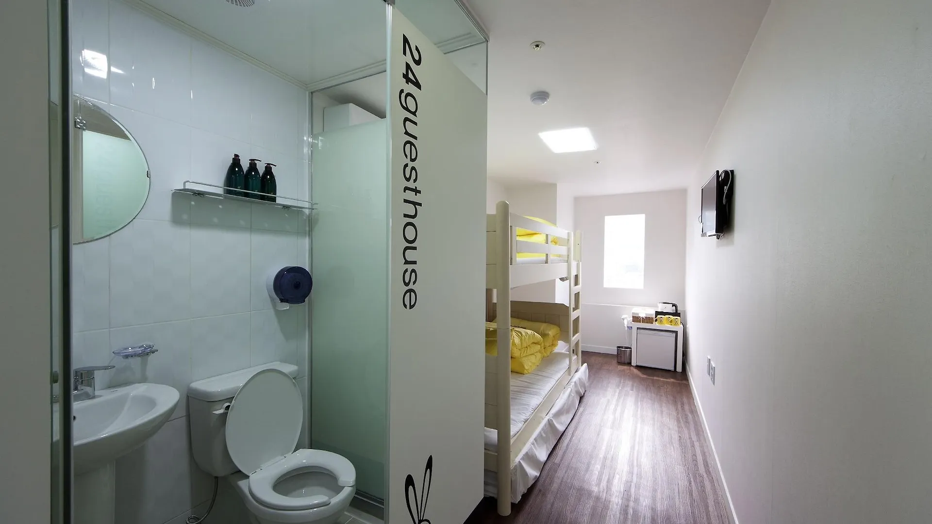 24 Guesthouse Myeongdong Town Soul