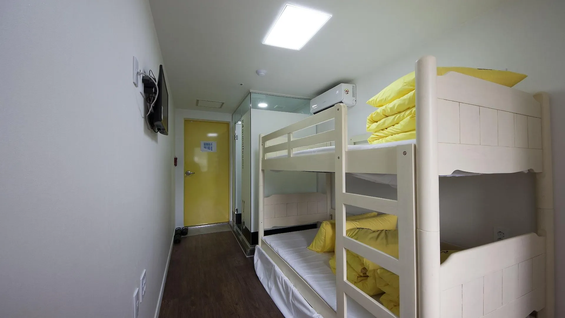 24 Guesthouse Myeongdong Town Soul