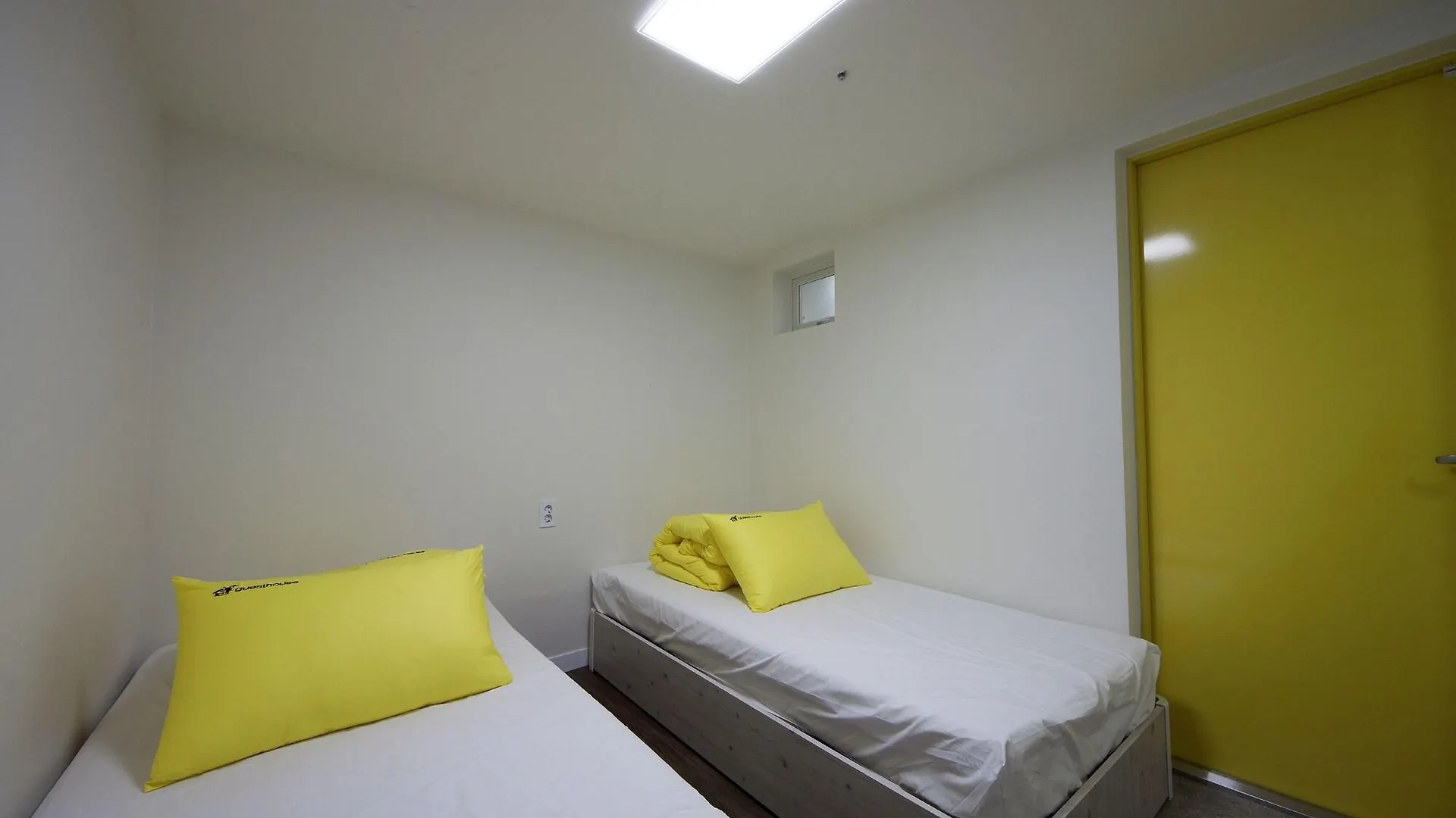 24 Guesthouse Myeongdong Town Soul 2*,