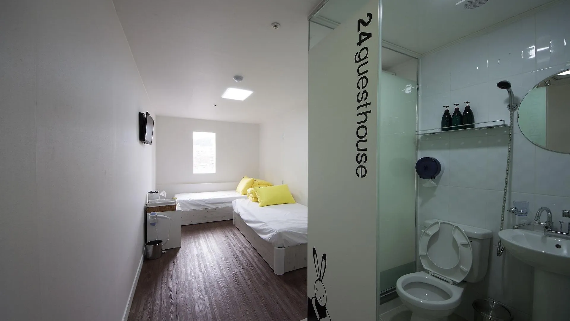 24 Guesthouse Myeongdong Town Soul 2*,
