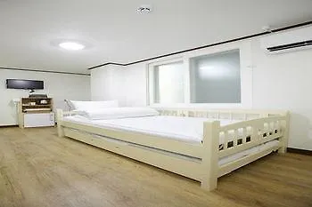 Hotel 24 Guesthouse Myeongdong Town Soul